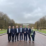 The delegation in front of the Northern Ireland Legislative Assembly. | La délégation en face de l'Assemblée législative d'Irlande du Nord/